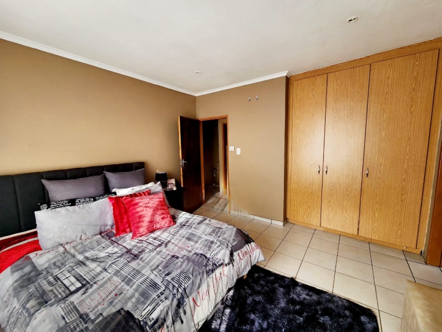 3 Bedroom Property for Sale in Azalea Park North West
